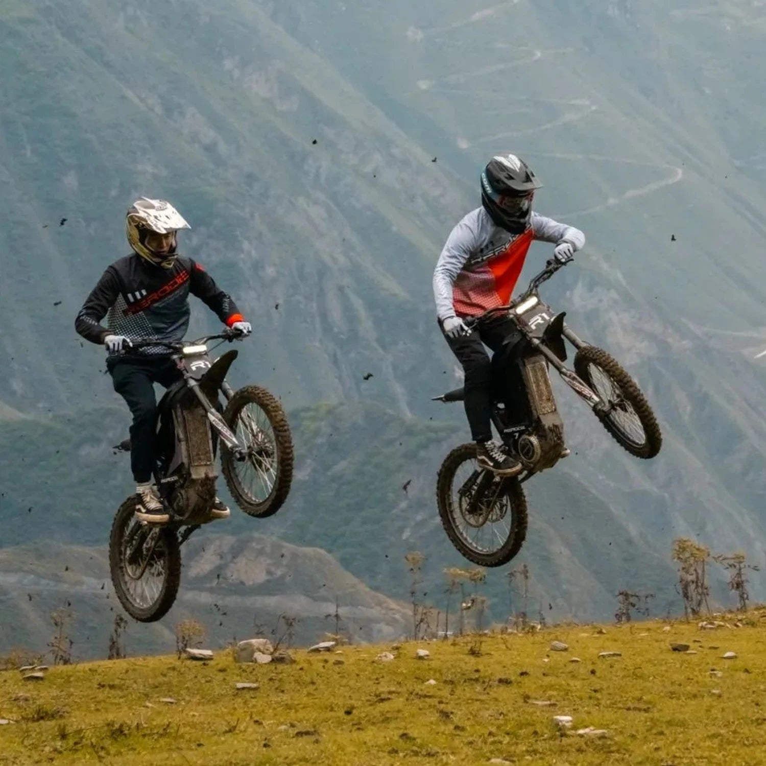 HEZZO 8000W Electric Dirt Bike 72v 35Ah Electric Bike Middrive Rerode R1 Ebike Off Road E Moto 53MPH 75 Miles Long Range 440NM AXSSIBLZ