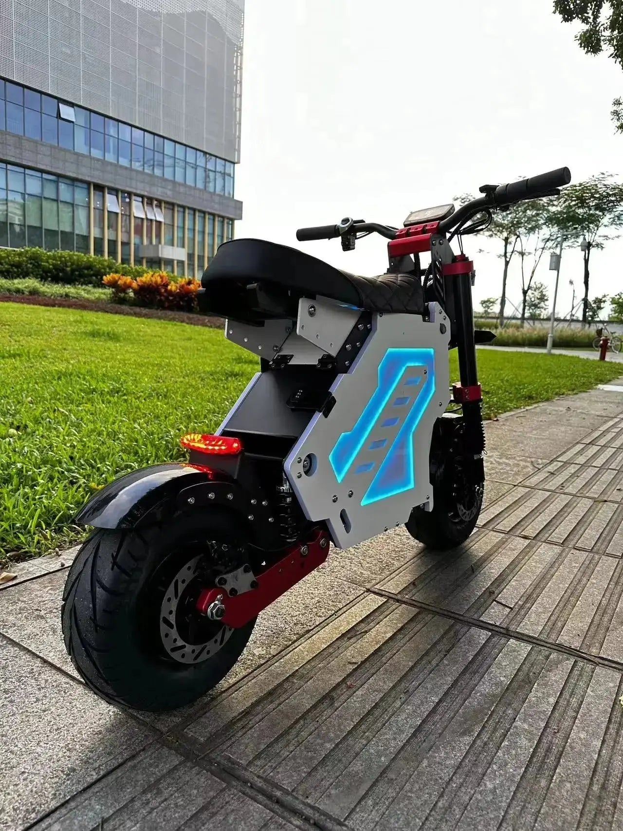 White Eshiner Off-Road Electric-Motorcycle