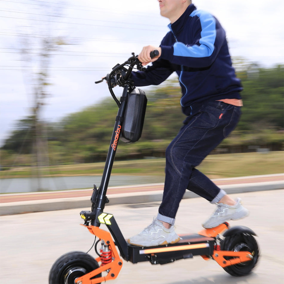 X5 6000W Dual Motor Eelectric Scooter in China Stock 60v 40ah Large Battery Remote Scooter with Seat 11-inch Tires AXSSIBLZ