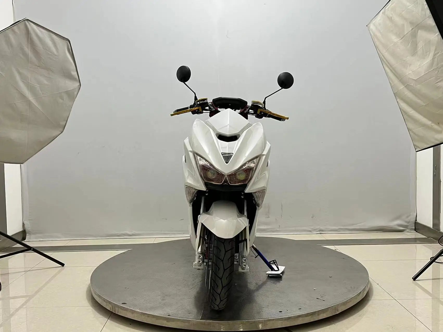 2023 2000W High Speed 2 Wheel Electric Motorcycle Scooter for Adult AXSSIBLZ