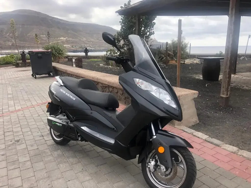 Lion-XR 9000W Electric Scooter – High-Speed, Long-Range, Removable Battery, Two-Wheel Power AXSSIBLZ