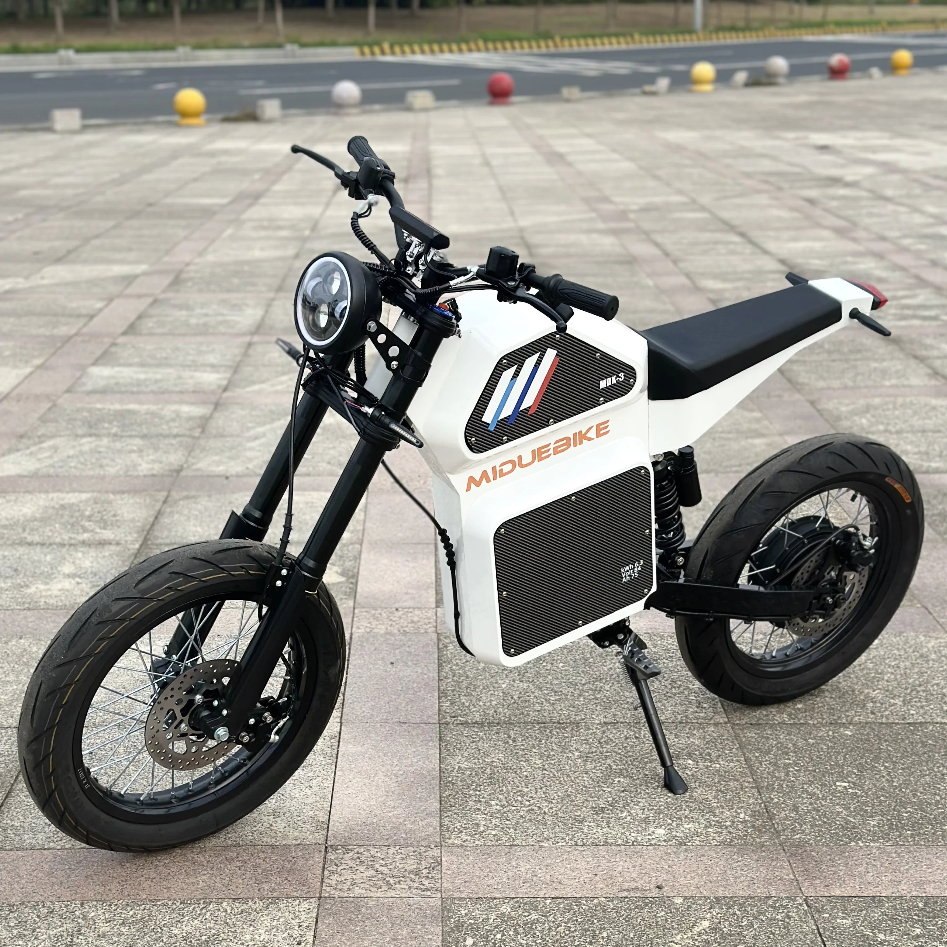 MDX-3 Fardriver 72V Electric Dirt Bike – 10000W QS205v3 Motor, 200KM Range, 75AH Detachable Battery AXSSIBLZ