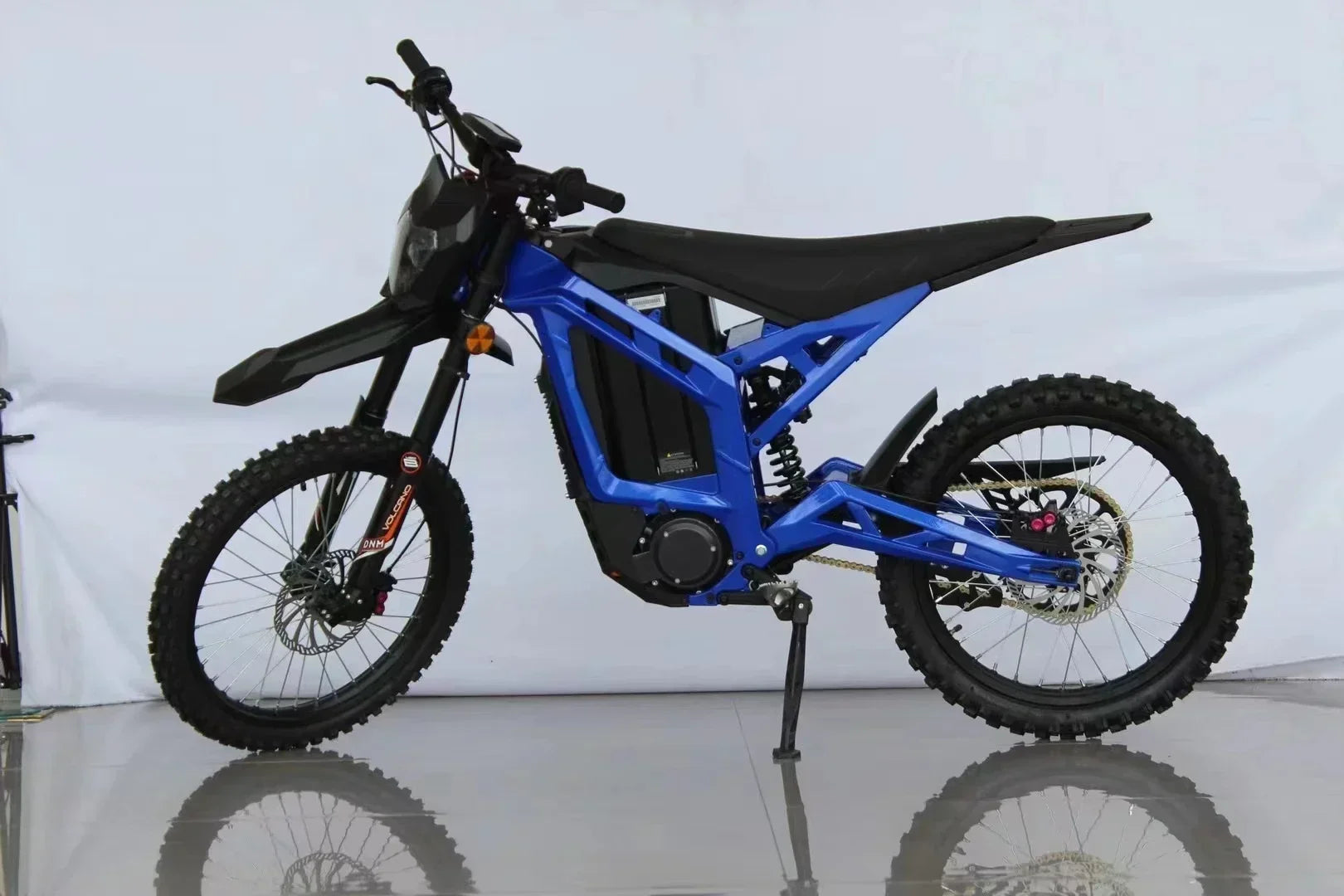 XtremeForce 6000W Electric Dirt Bike – 72V 40AH Off-Road E-Motorcycle with Brushless Motor, 85KM/H Speed, Full Suspension & 19” Mountain Tires AXSSIBLZ